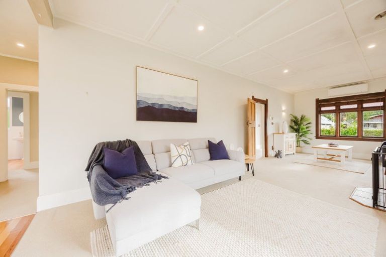 Photo of property in 14 Francis Drake Street, Waipukurau, 4200