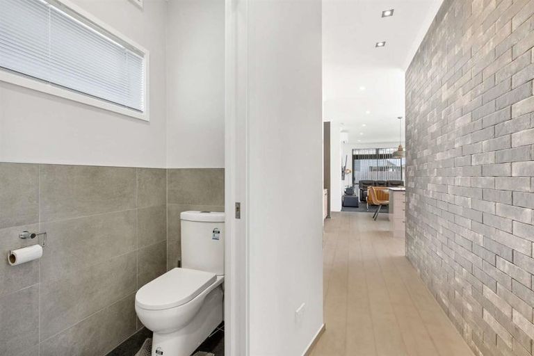 Photo of property in 143 Grove Road, Papakura, 2110