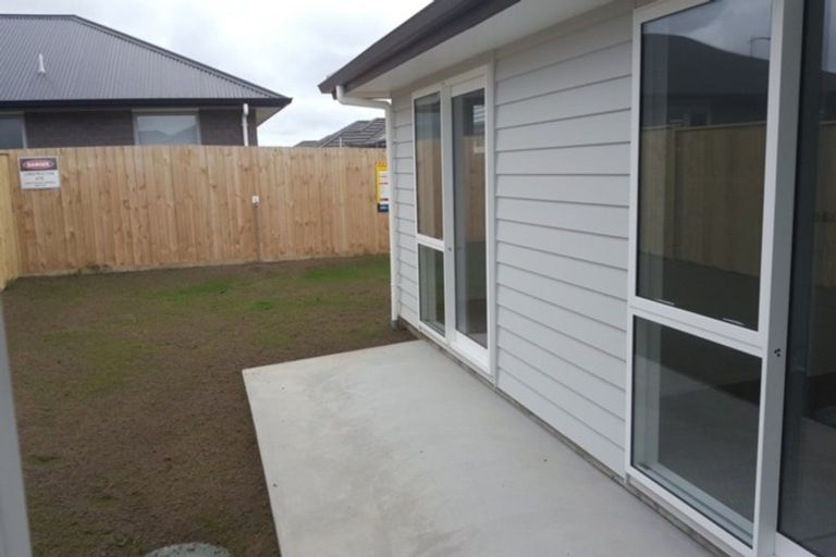 Photo of property in 16 Perla Road, Pukekohe, 2120
