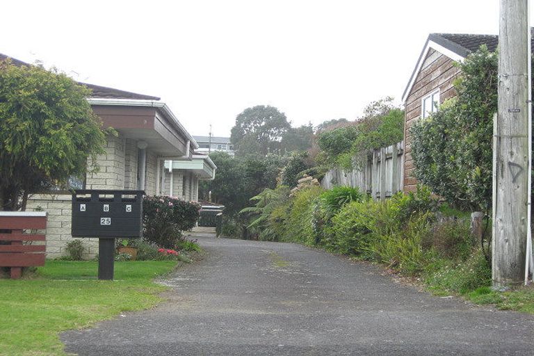 Photo of property in 25 Mcfarlane Street, Oakura, 4314