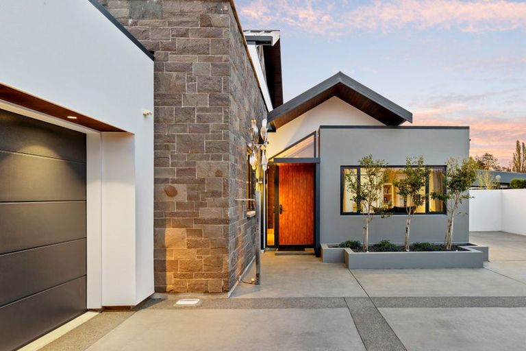 Photo of property in 21 Bluestone Drive, Parklands, Christchurch, 8083