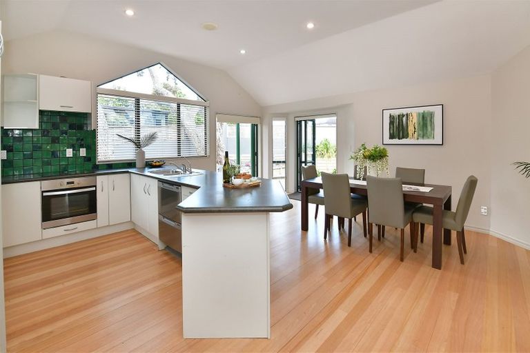 Photo of property in 108 Stanmore Bay Road, Stanmore Bay, Whangaparaoa, 0932