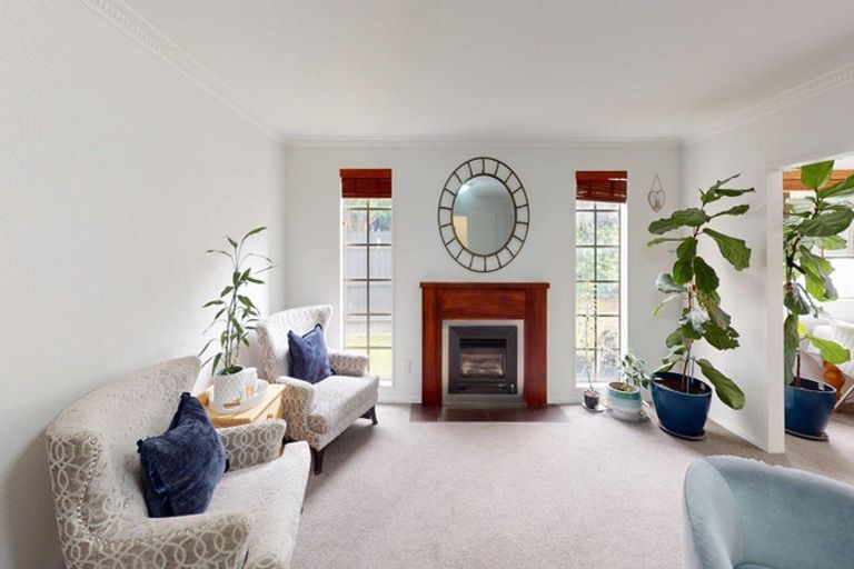 Photo of property in 12 Grange Place, Milson, Palmerston North, 4414
