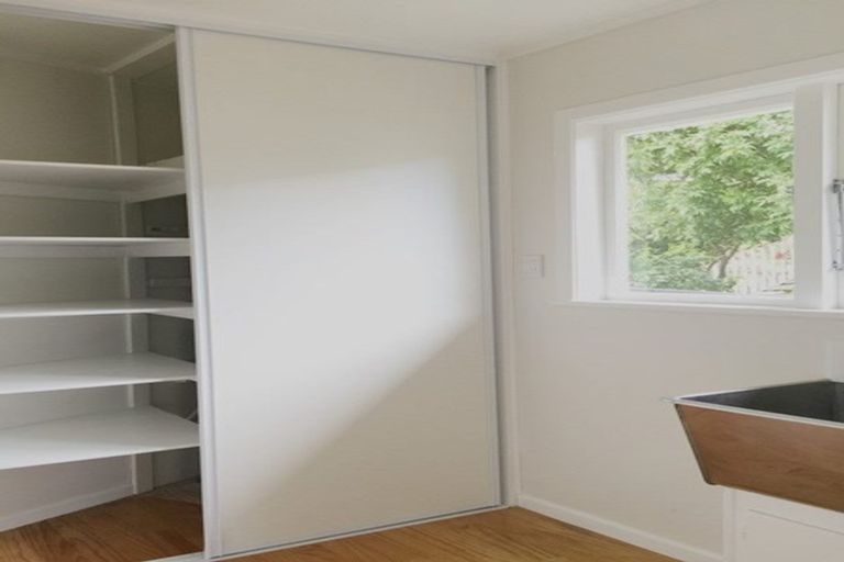 Photo of property in 45 Blakeborough Drive, Forrest Hill, Auckland, 0620