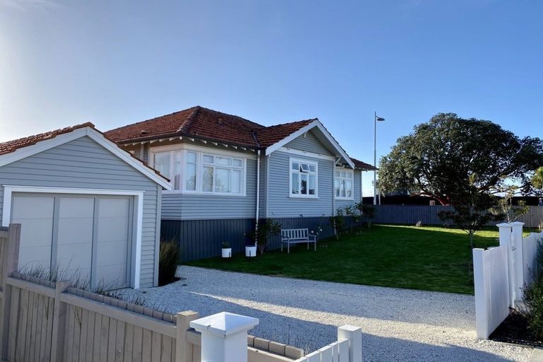 Photo of property in 1 Cochrane Road, Hobsonville, Auckland, 0616