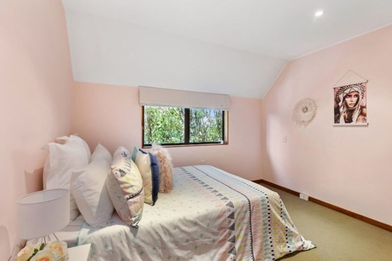 Photo of property in 10 Swadel Way, Karori, Wellington, 6012