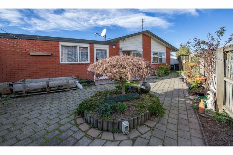 Photo of property in 2/479 Main South Road, Hornby, Christchurch, 8042