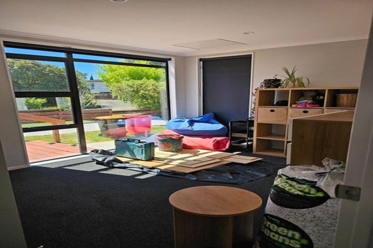 Photo of property in 17a Terry Crescent, Milson, Palmerston North, 4414