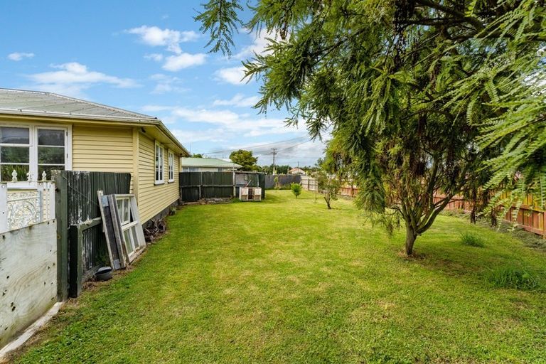 Photo of property in 2 Huntly Street, Foxton, 4814