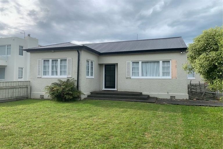 Photo of property in 13 Logan Avenue, Marewa, Napier, 4110