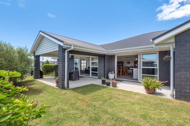 Photo of property in 48 Farrier Street, Papamoa, 3118