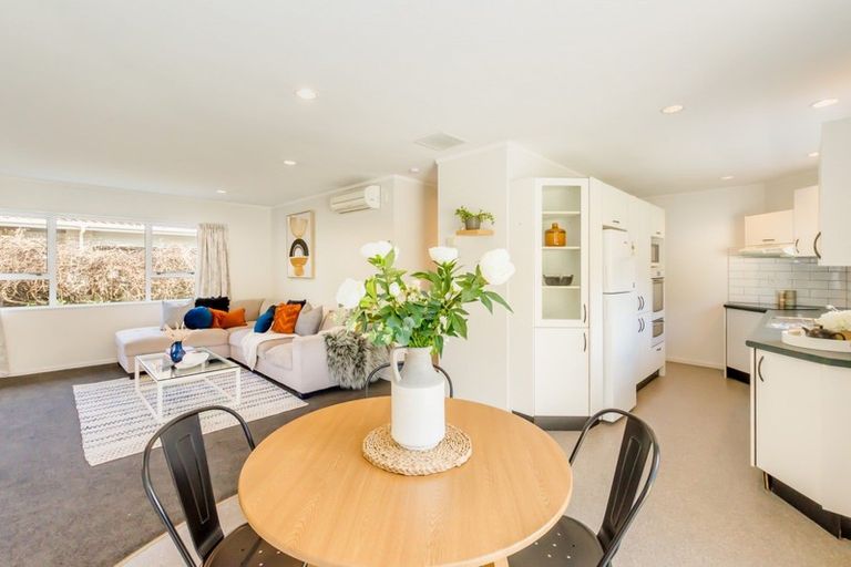 Photo of property in 2 Te Uruhi Grove, Paraparaumu, 5032