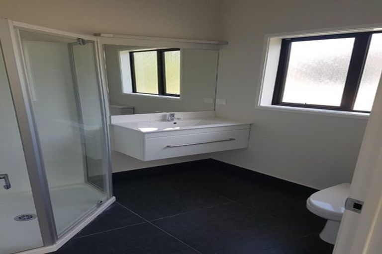 Photo of property in 28 Wautaiti Drive, Riverhead, 0820