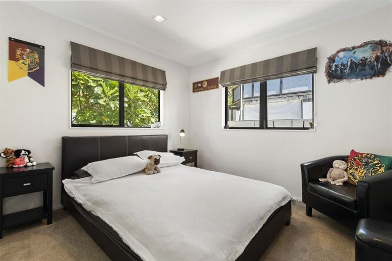 Photo of property in 16b Charmaine Road, Torbay, Auckland, 0630