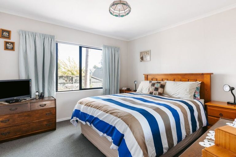 Photo of property in 16 Margaret Drive, Omokoroa, 3114