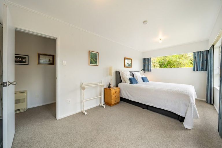 Photo of property in 12 The Track, Plimmerton, Porirua, 5026