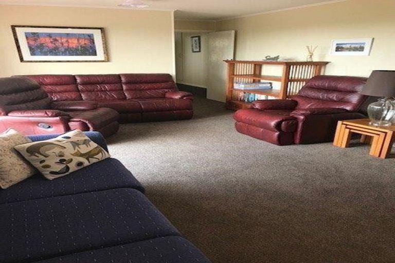 Photo of property in 2 View Road, Shelly Park, Auckland, 2014