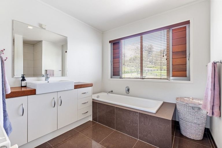 Photo of property in 167 Holdens Road, Clevedon, Papakura, 2585