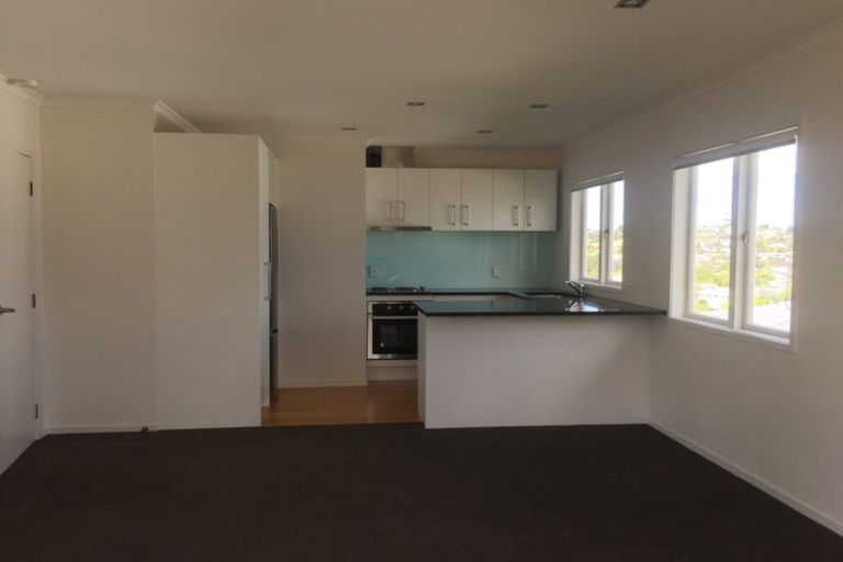 Photo of property in 1/62 Sycamore Drive, Sunnynook, Auckland, 0620