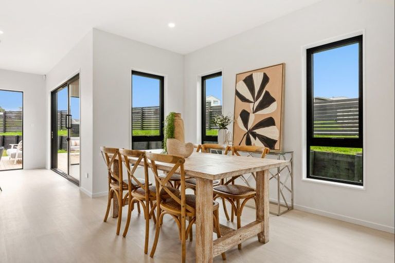 Photo of property in 35 Brigitte View, Snells Beach, 0920