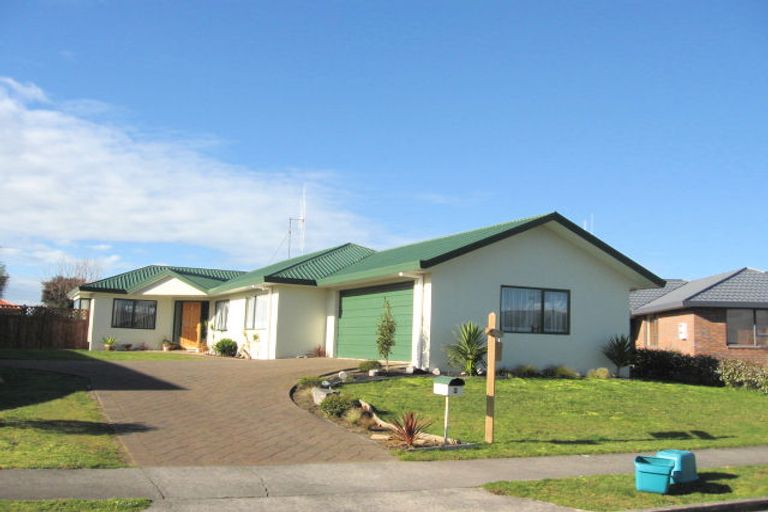 Photo of property in 8 Sandhurst Place, Nawton, Hamilton, 3200