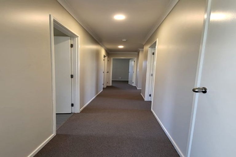 Photo of property in 49 Cyclamen Road, Mangere, Auckland, 2022