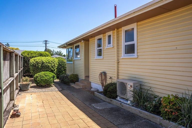Photo of property in 10 Walton Road, Paraparaumu Beach, Paraparaumu, 5032