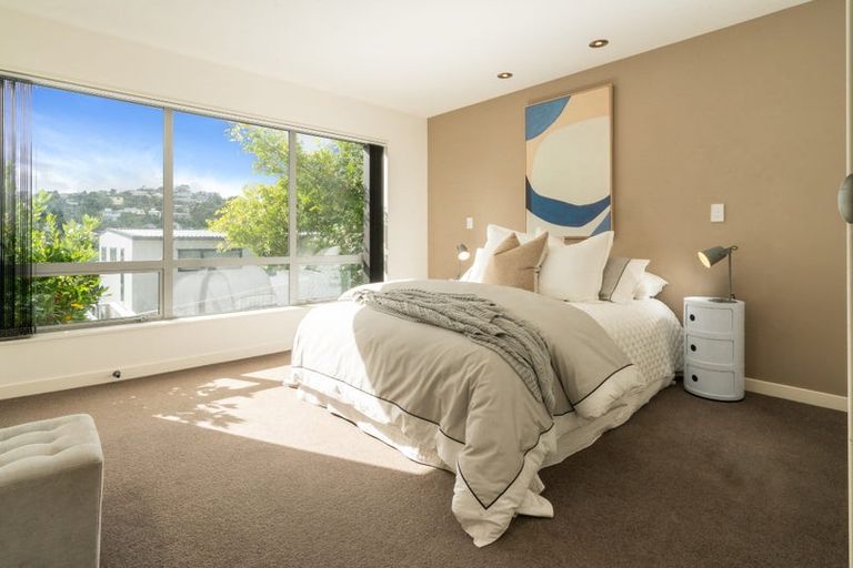 Photo of property in 58 Tiketike Way, Brooklyn, Wellington, 6021