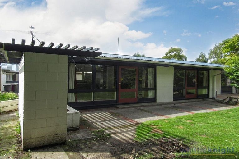 Photo of property in 12 Burrows Place, Ilam, Christchurch, 8041