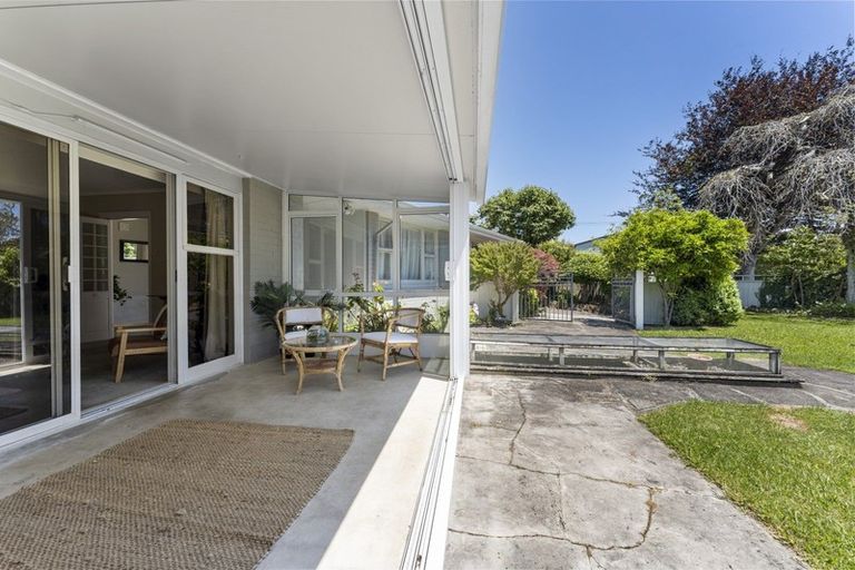 Photo of property in 335f Devon Street West, New Plymouth, 4310