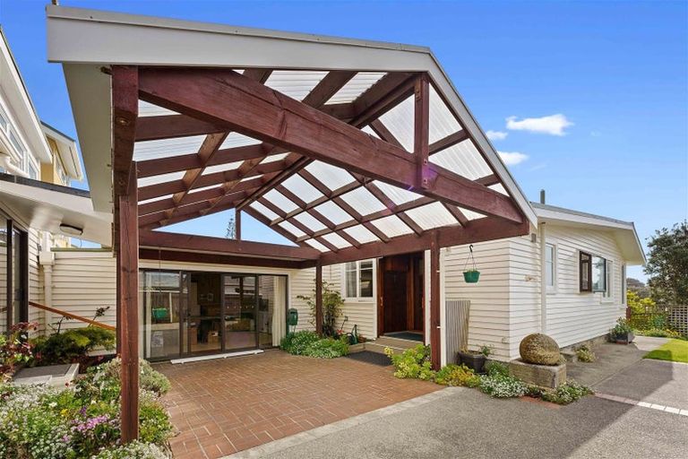 Photo of property in 6 William Street, Waikanae Beach, Waikanae, 5036