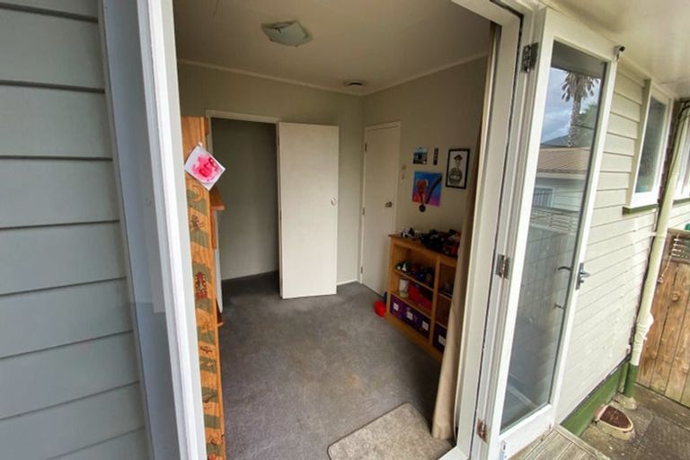 Photo of property in 25 Whitford Road, Howick, Auckland, 2014