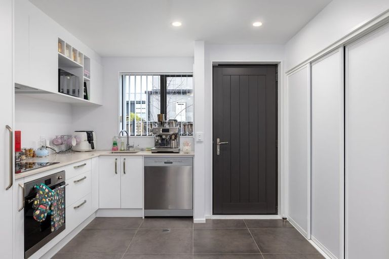 Photo of property in 9/129 Sherborne Street, St Albans, Christchurch, 8014