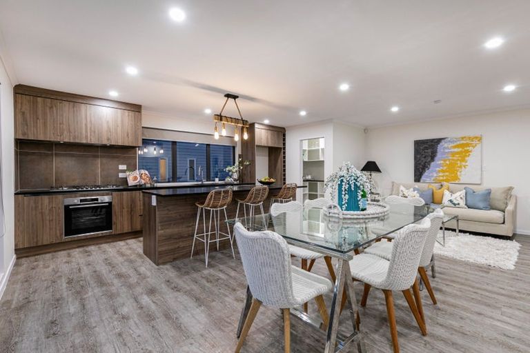 Photo of property in 5 Franheim Crescent, Orewa, 0931