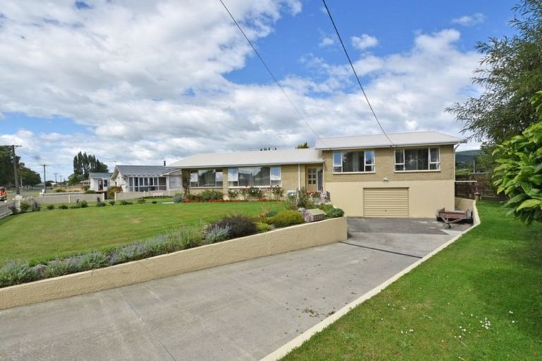 Photo of property in 47 Elles Road, Otautau, 9610