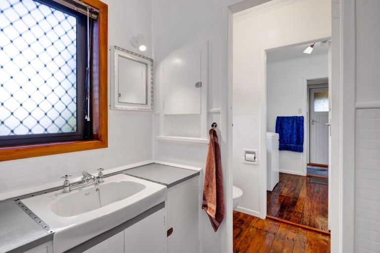 Photo of property in 485 Broadway, Stratford, 4393