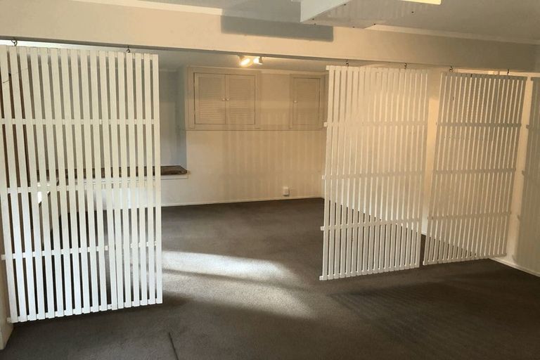 Photo of property in 2/17 Paris Place, Birkenhead, Auckland, 0626