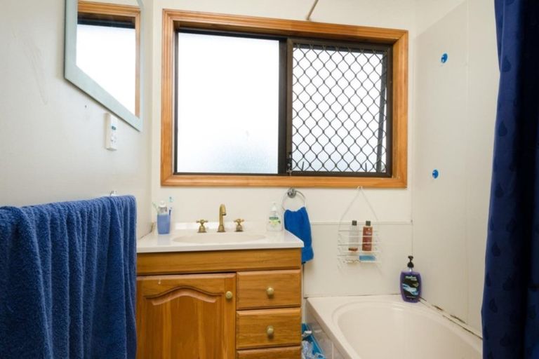 Photo of property in 3/34 Don Buck Road, Massey, Auckland, 0614