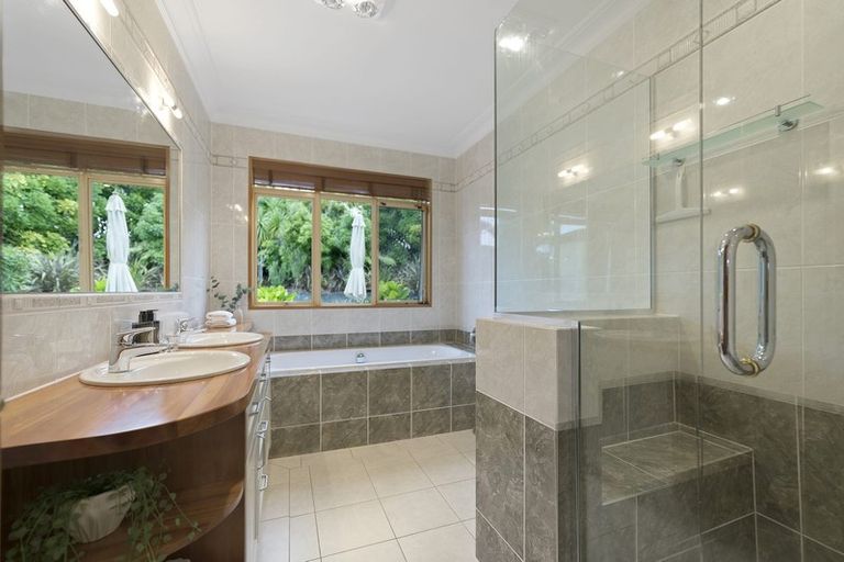 Photo of property in 109 Warman Road, Okura, Auckland, 0792