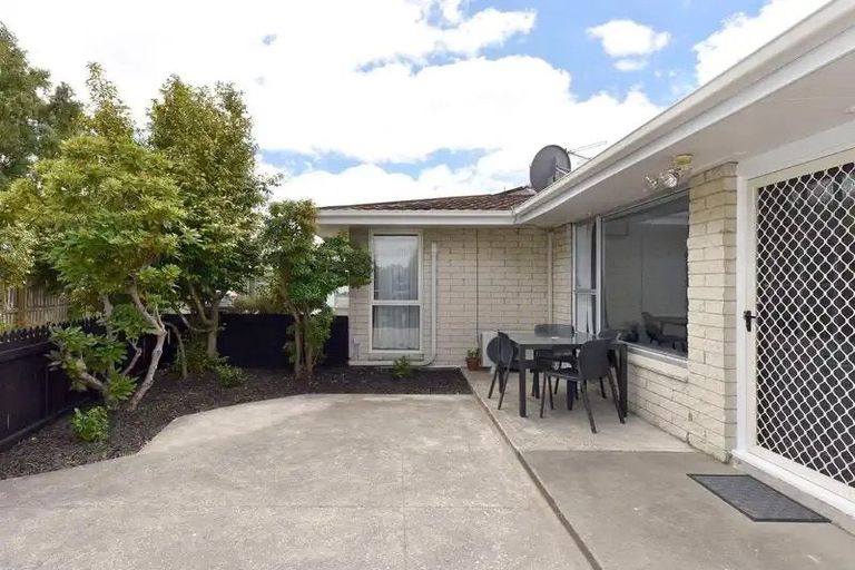 Photo of property in 2/8 Bowen Street, Upper Riccarton, Christchurch, 8041