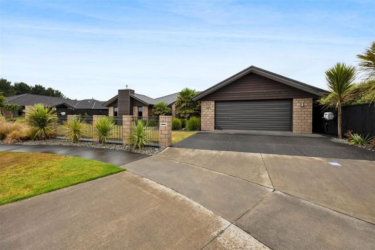 Photo of property in 17 Wentworth Lane, Waiwhakaiho, New Plymouth, 4312