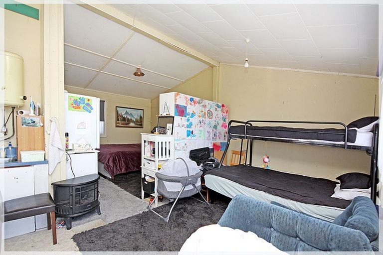 Photo of property in 27 Punga Street, Tangimoana, 4822