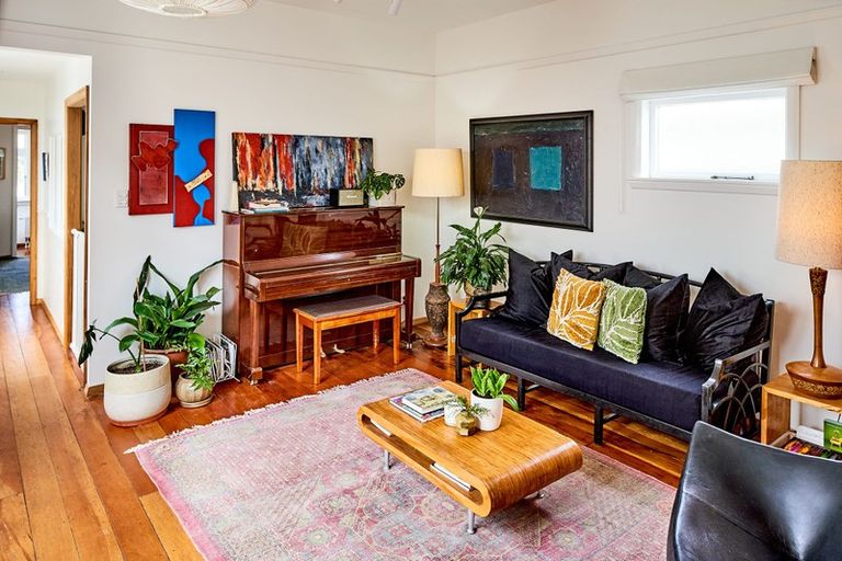 Photo of property in 21 Beach Street, Petone, Lower Hutt, 5012