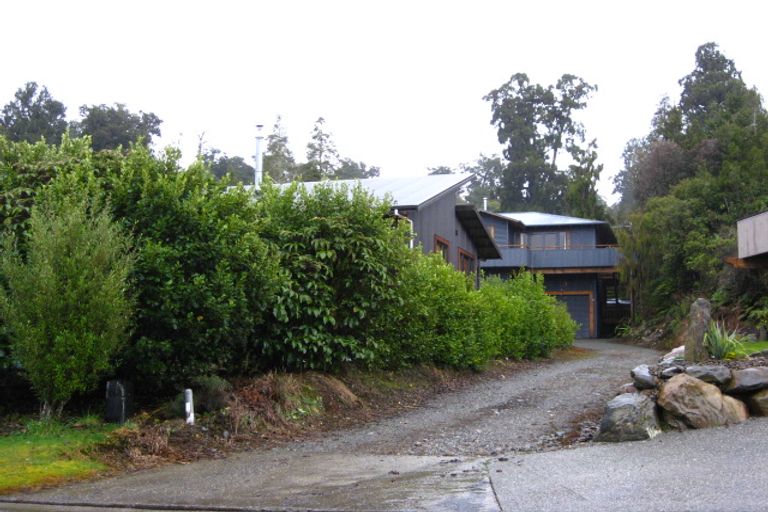 Photo of property in 29 Korua Street, Moana, 7872