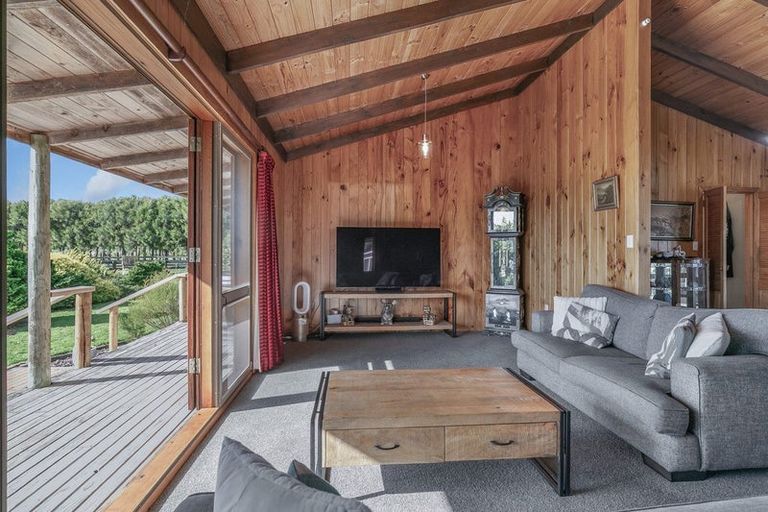 Photo of property in 382 Kimberley Road, Levin, 5571