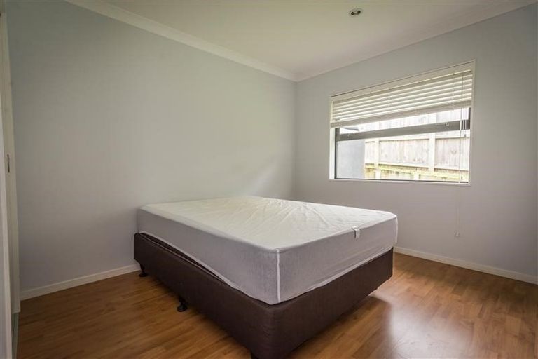 Photo of property in 1 Harding Avenue, Te Atatu South, Auckland, 0610
