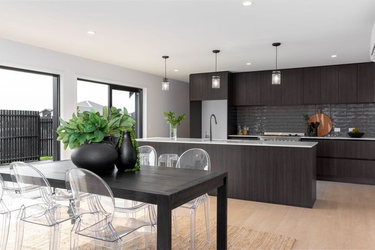 Photo of property in 28 Angus Place, Rangiora, 7400