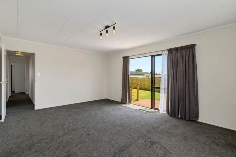 Photo of property in 3 Beech Place, Owhata, Rotorua, 3010