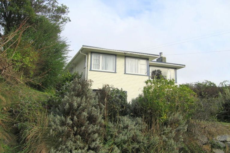 Photo of property in 19 Larsen Crescent, Tawa, Wellington, 5028