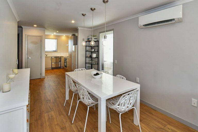 Photo of property in 4 Kuparu Street, Weymouth, Auckland, 2103